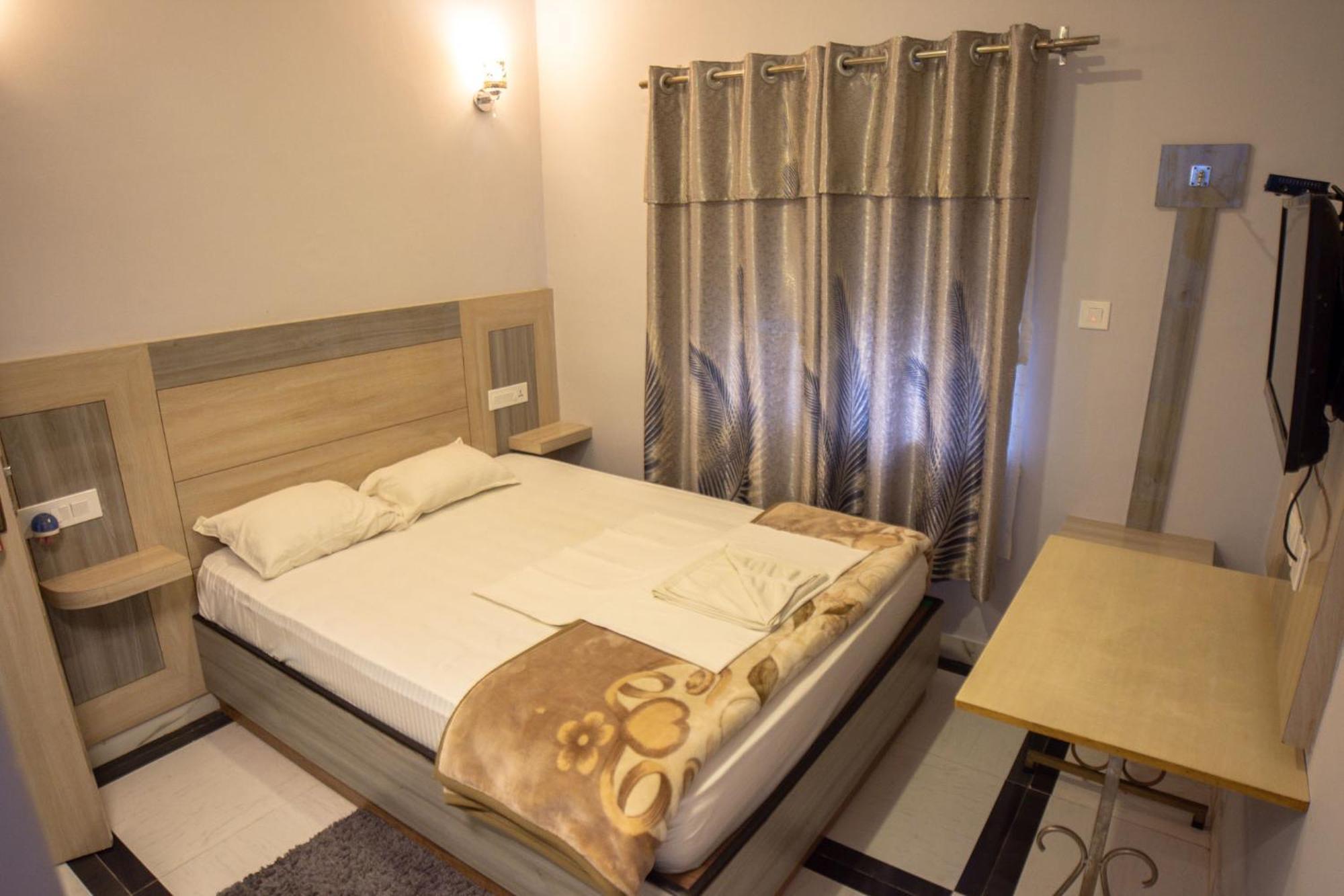Galaxy Guest House Siddharthanagar Exterior foto