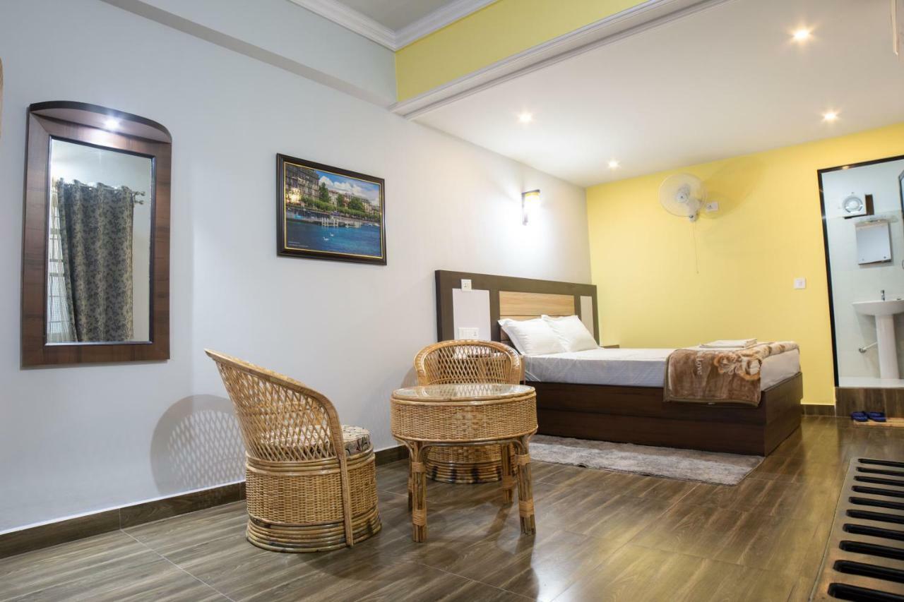 Galaxy Guest House Siddharthanagar Exterior foto