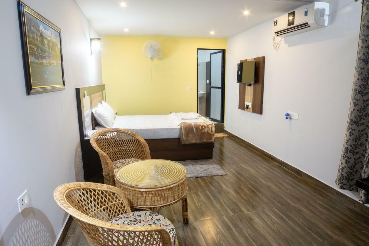 Galaxy Guest House Siddharthanagar Exterior foto